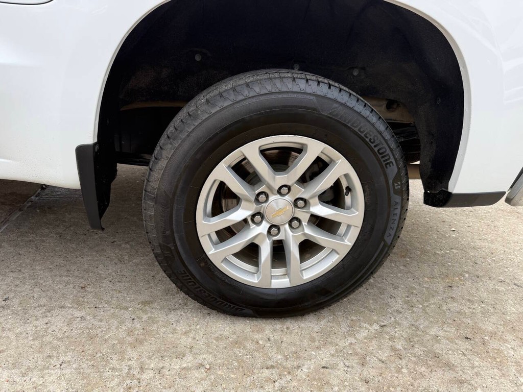 Chevrolet Silverado 1500 Vehicle Full-screen Gallery Image 36