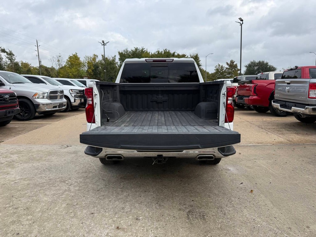 Chevrolet Silverado 1500 Vehicle Full-screen Gallery Image 37