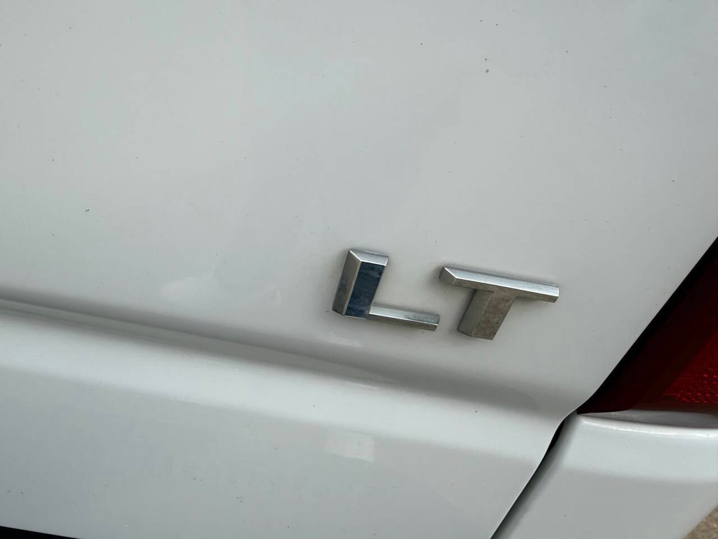 Chevrolet Silverado 1500 Vehicle Full-screen Gallery Image 38