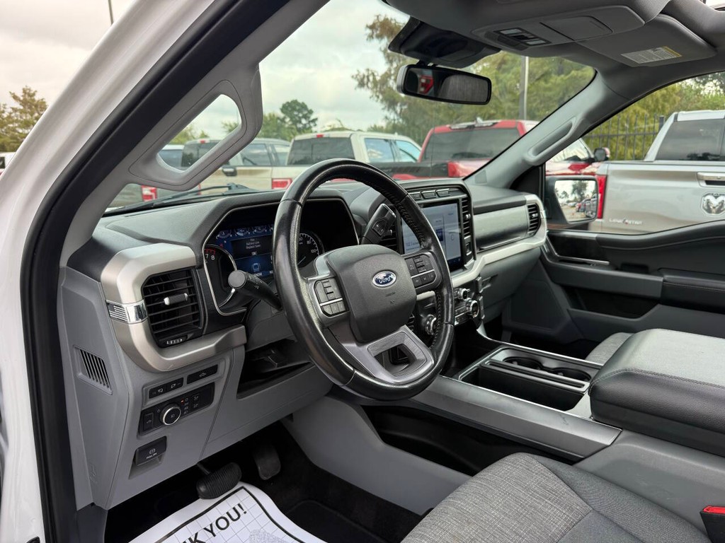 Ford F-150 Vehicle Full-screen Gallery Image 05