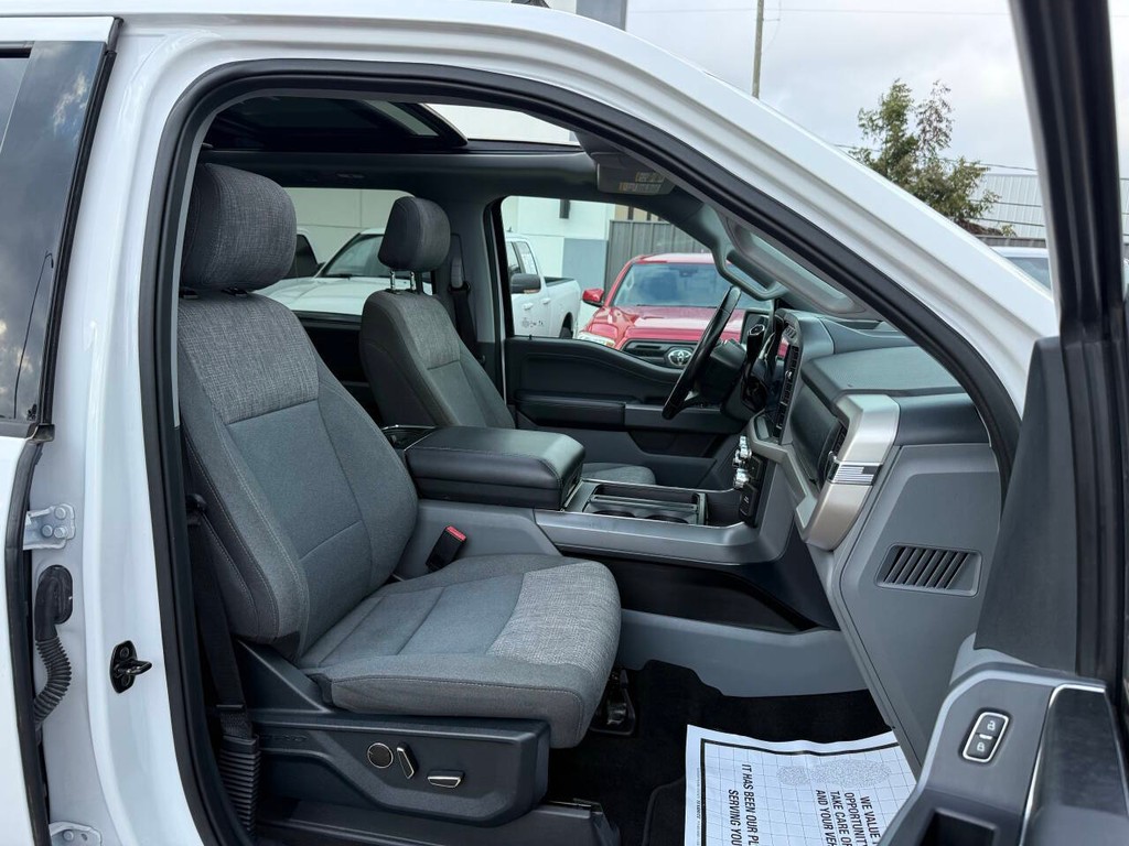 Ford F-150 Vehicle Full-screen Gallery Image 09