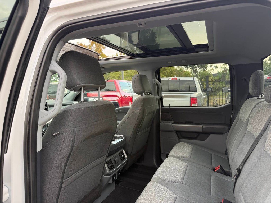 Ford F-150 Vehicle Full-screen Gallery Image 11