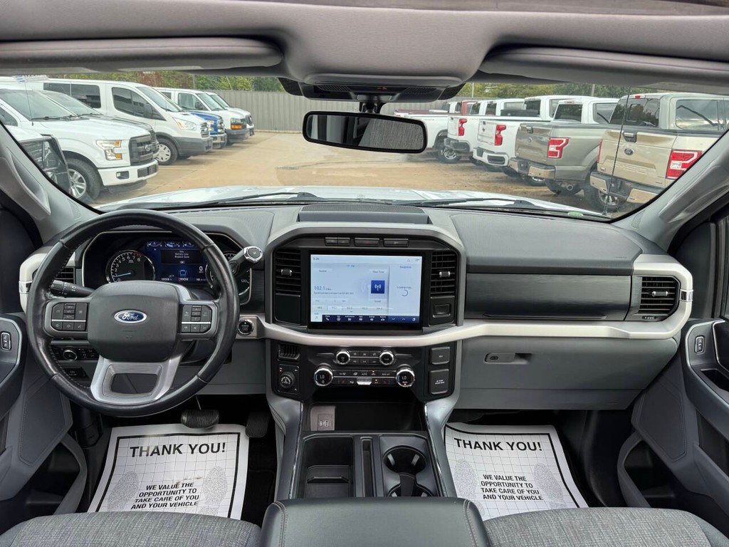 Ford F-150 Vehicle Full-screen Gallery Image 16