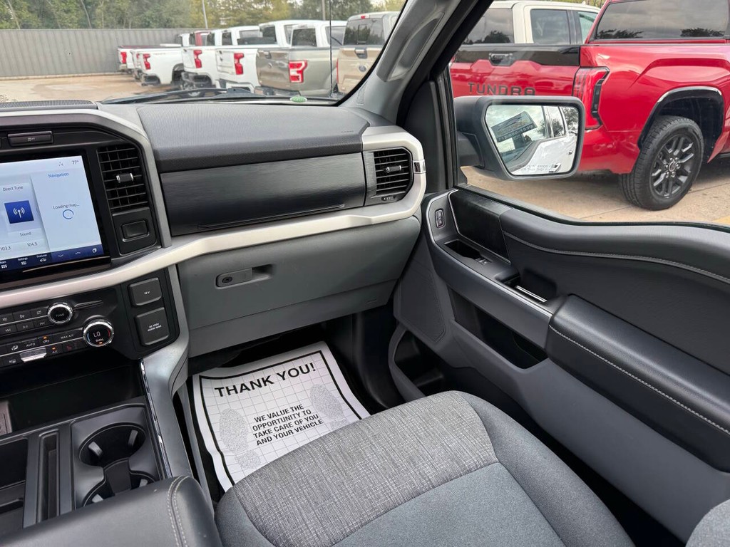 Ford F-150 Vehicle Full-screen Gallery Image 19