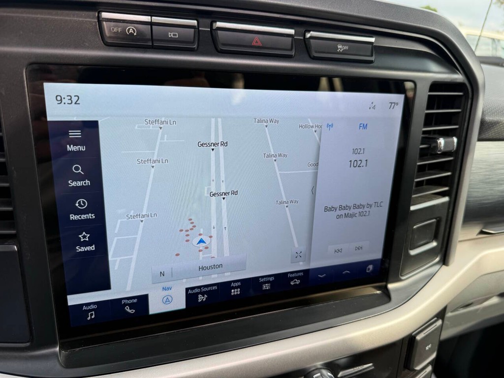 Ford F-150 Vehicle Full-screen Gallery Image 25