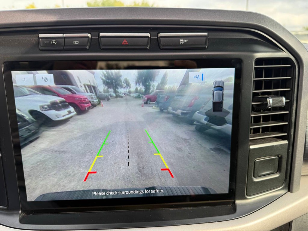 Ford F-150 Vehicle Full-screen Gallery Image 26