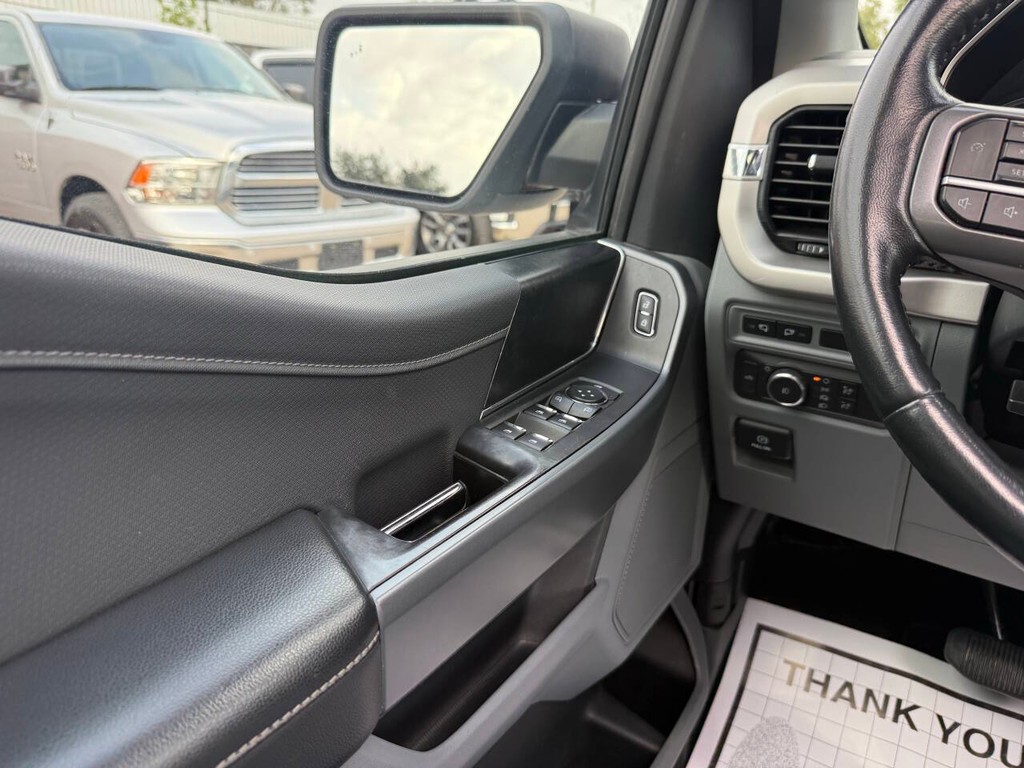 Ford F-150 Vehicle Full-screen Gallery Image 29