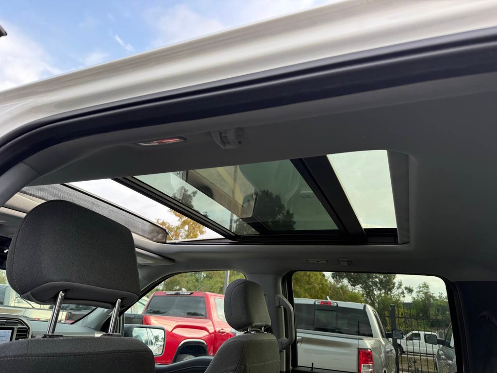 Ford F-150 Vehicle Full-screen Gallery Image 31