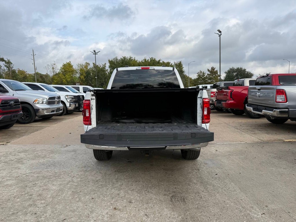 Ford F-150 Vehicle Full-screen Gallery Image 39