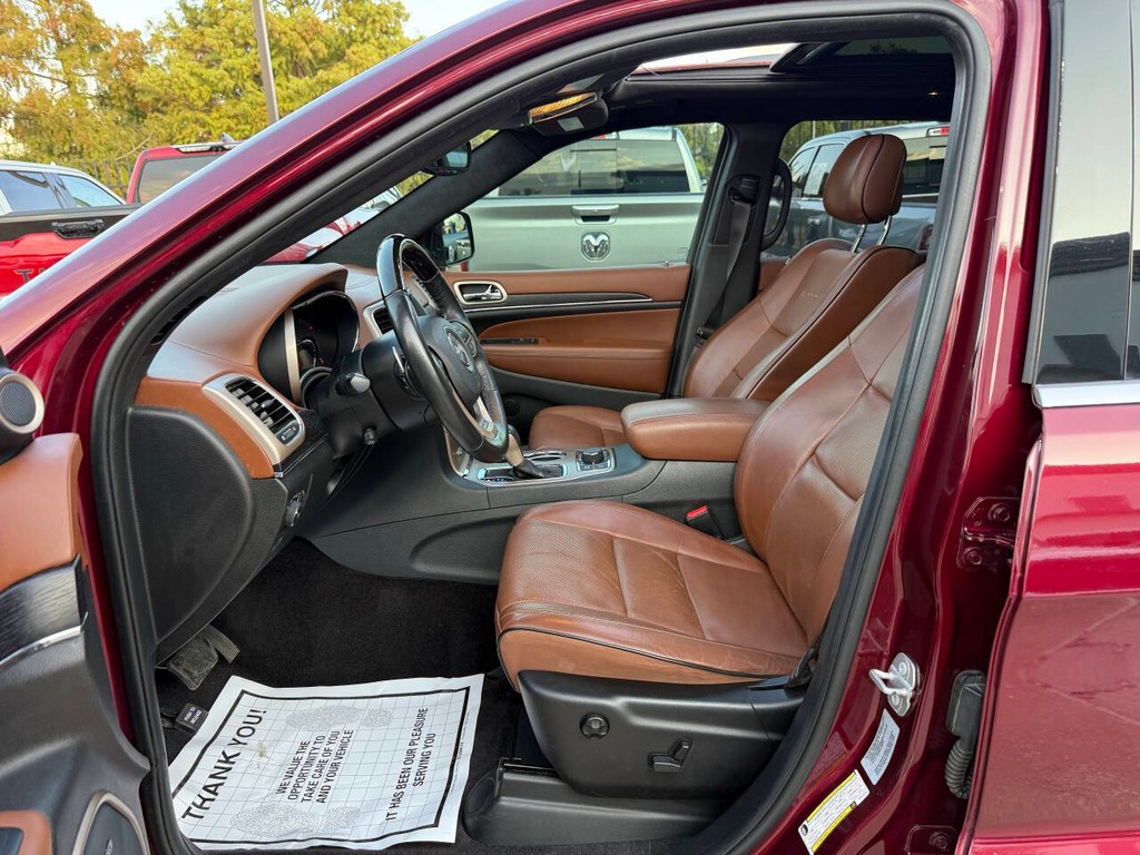 Jeep Grand Cherokee Vehicle Full-screen Gallery Image 07