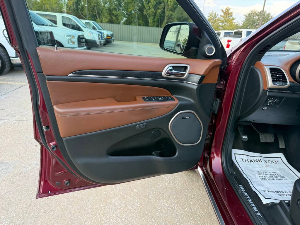 Jeep Grand Cherokee Vehicle Full-screen Gallery Image 08