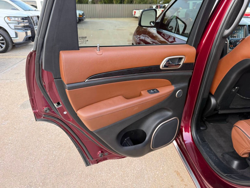 Jeep Grand Cherokee Vehicle Full-screen Gallery Image 14