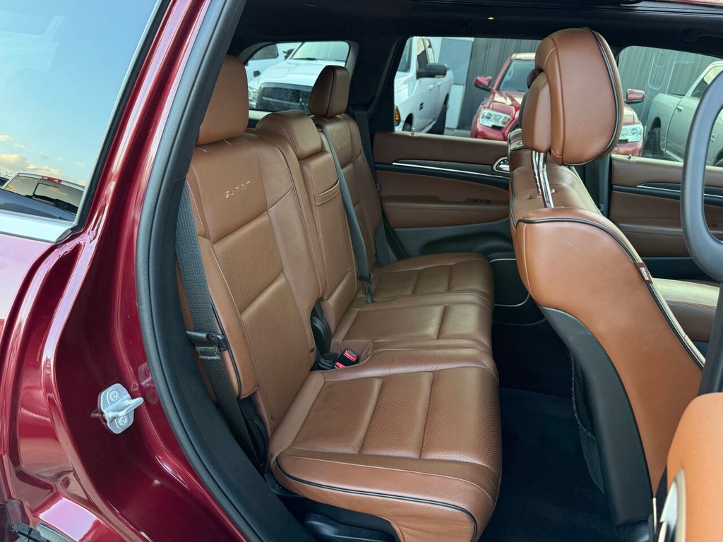 Jeep Grand Cherokee Vehicle Full-screen Gallery Image 15