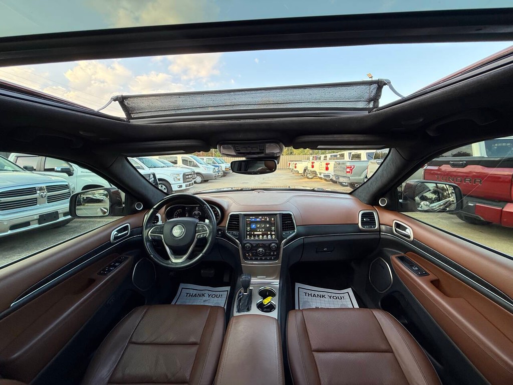 Jeep Grand Cherokee Vehicle Full-screen Gallery Image 18