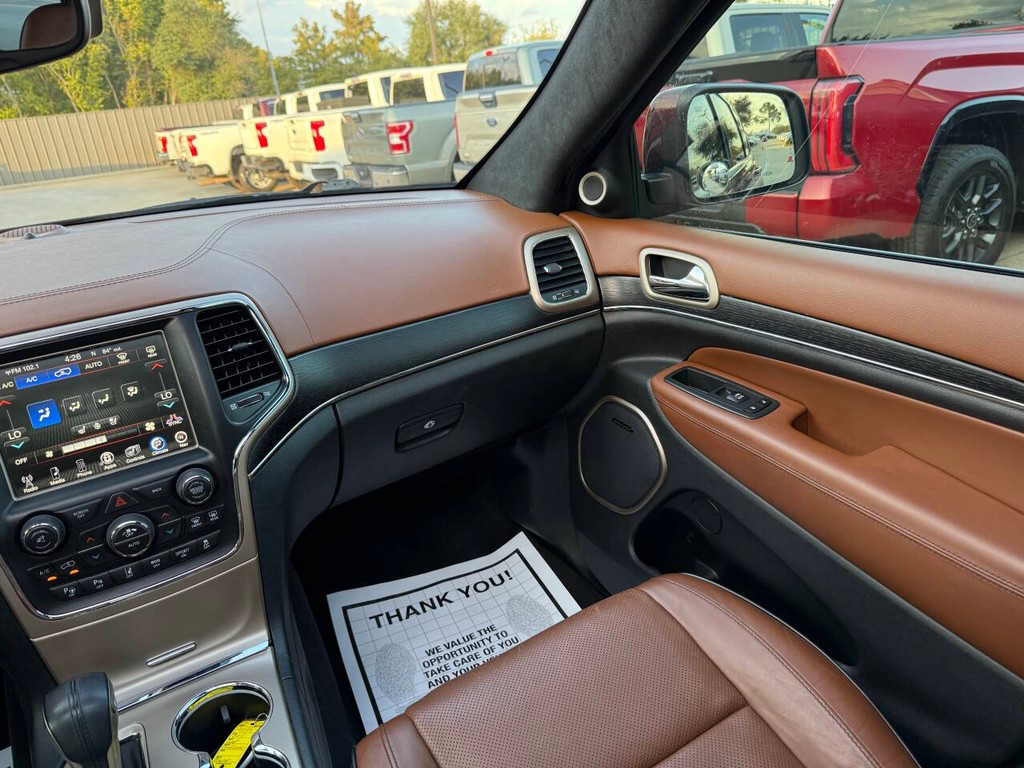 Jeep Grand Cherokee Vehicle Full-screen Gallery Image 20