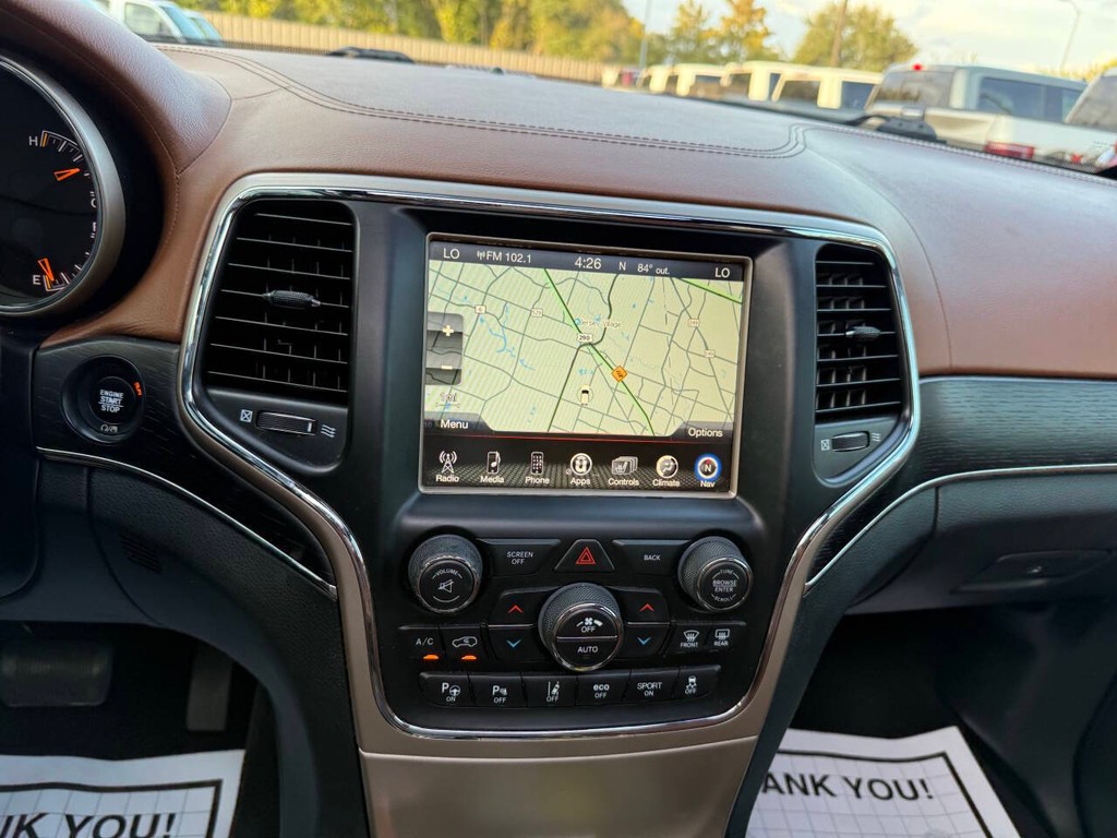 Jeep Grand Cherokee Vehicle Full-screen Gallery Image 24