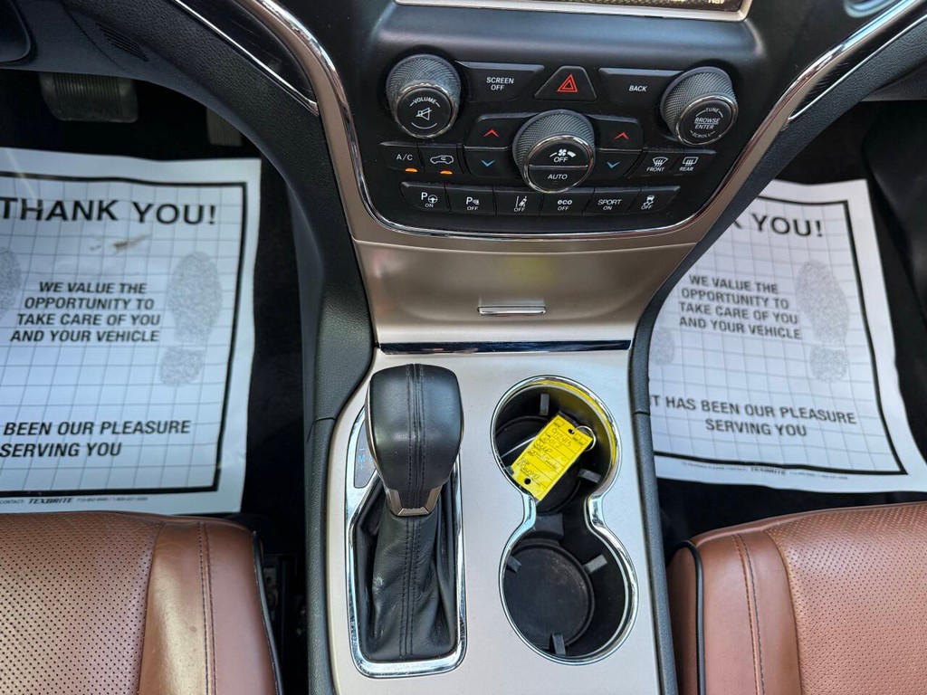 Jeep Grand Cherokee Vehicle Full-screen Gallery Image 28