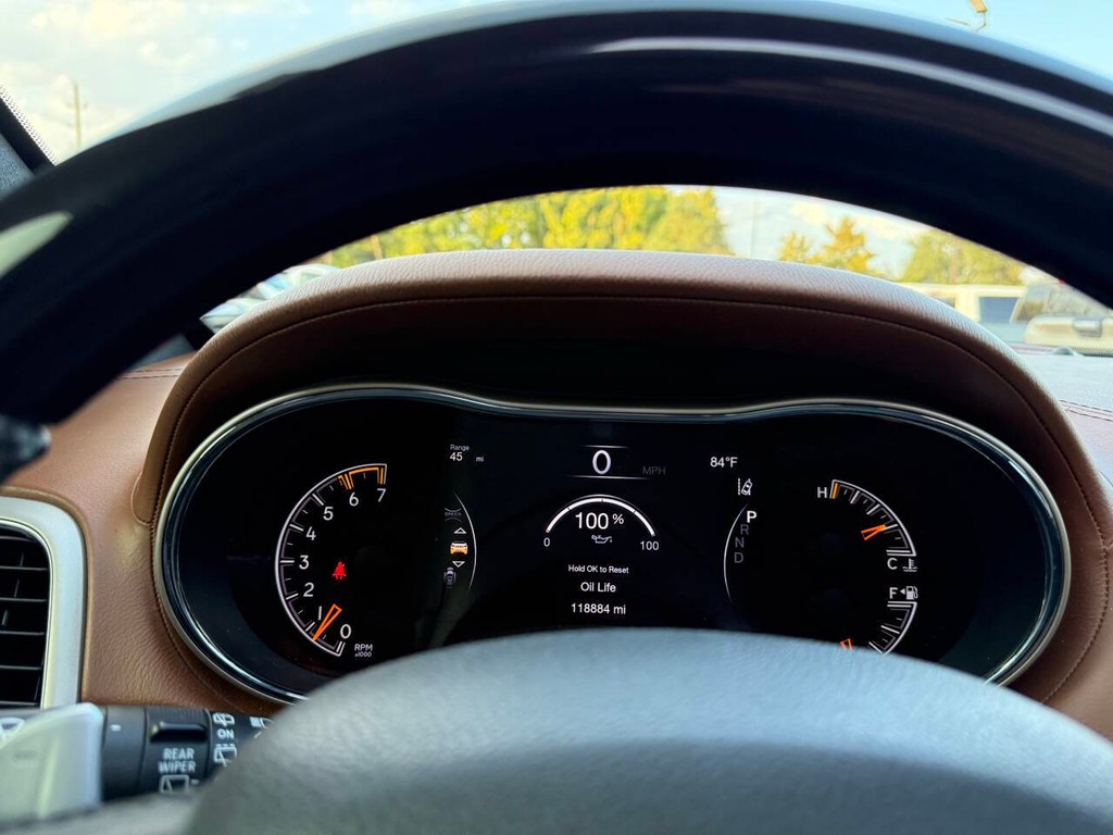 Jeep Grand Cherokee Vehicle Full-screen Gallery Image 33