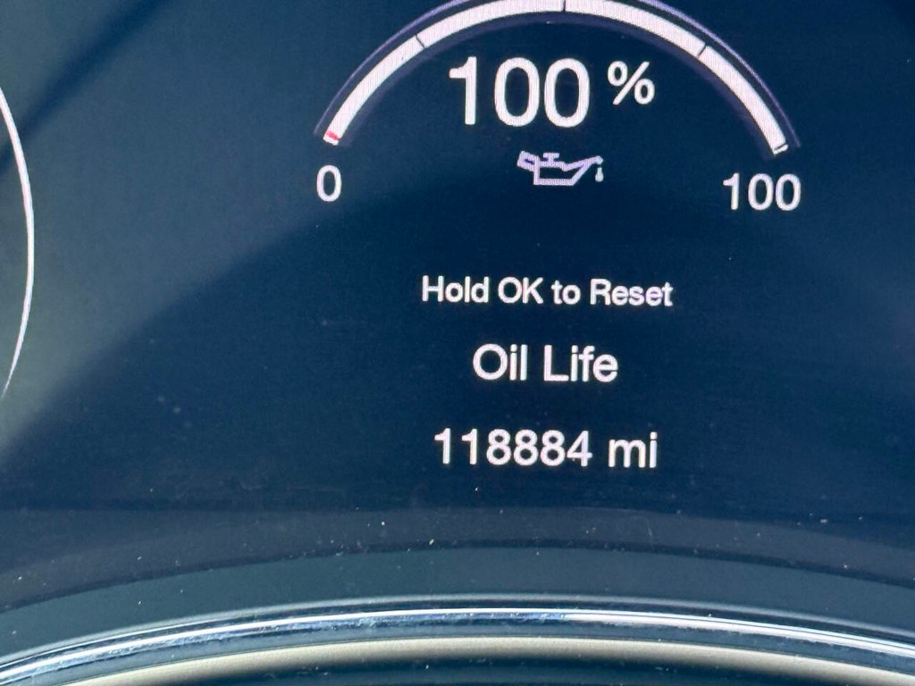 Jeep Grand Cherokee Vehicle Full-screen Gallery Image 34