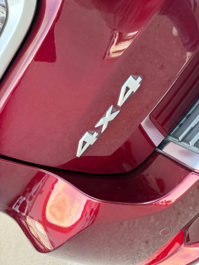 Jeep Grand Cherokee Vehicle Full-screen Gallery Image 40