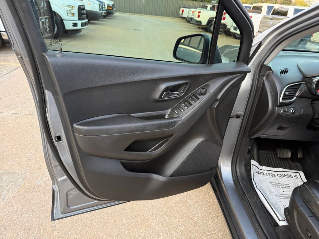 Chevrolet Trax Vehicle Full-screen Gallery Image 08