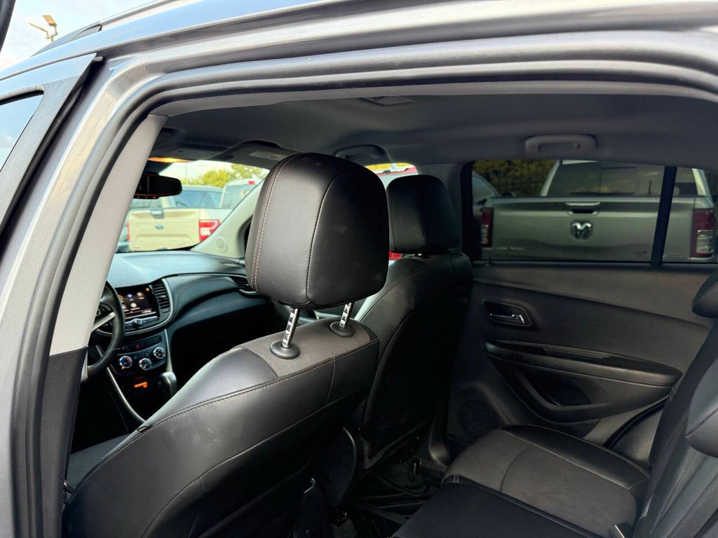 Chevrolet Trax Vehicle Full-screen Gallery Image 12