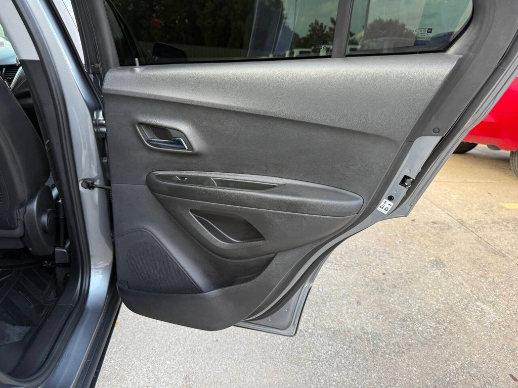 Chevrolet Trax Vehicle Full-screen Gallery Image 16