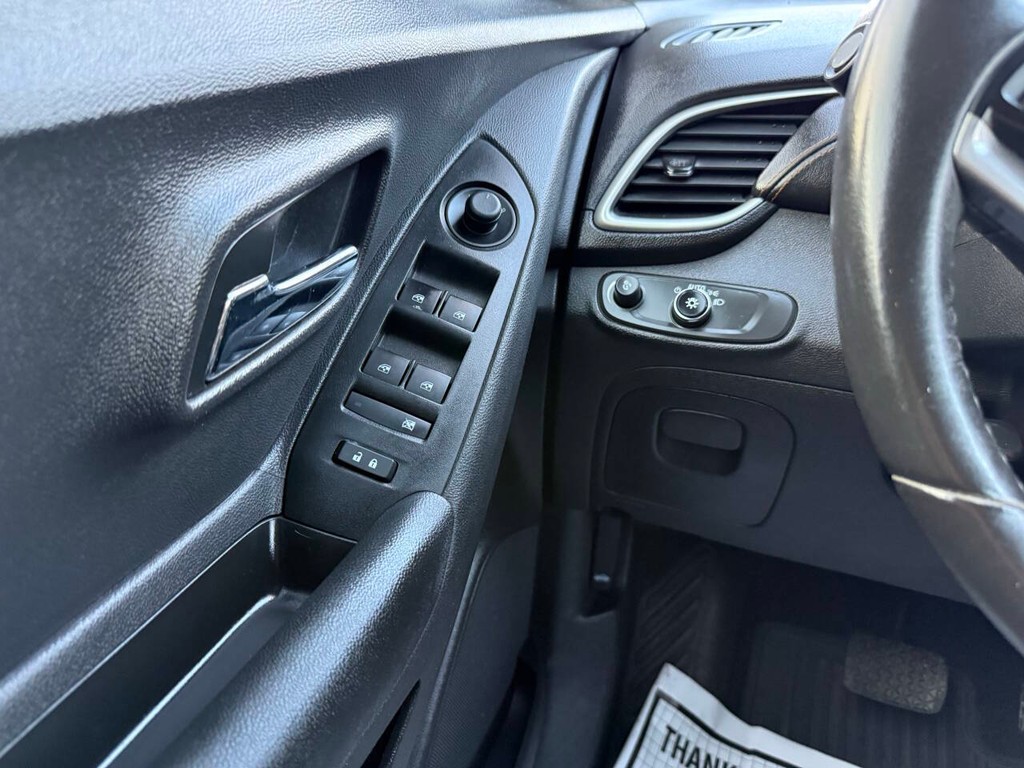 Chevrolet Trax Vehicle Full-screen Gallery Image 30