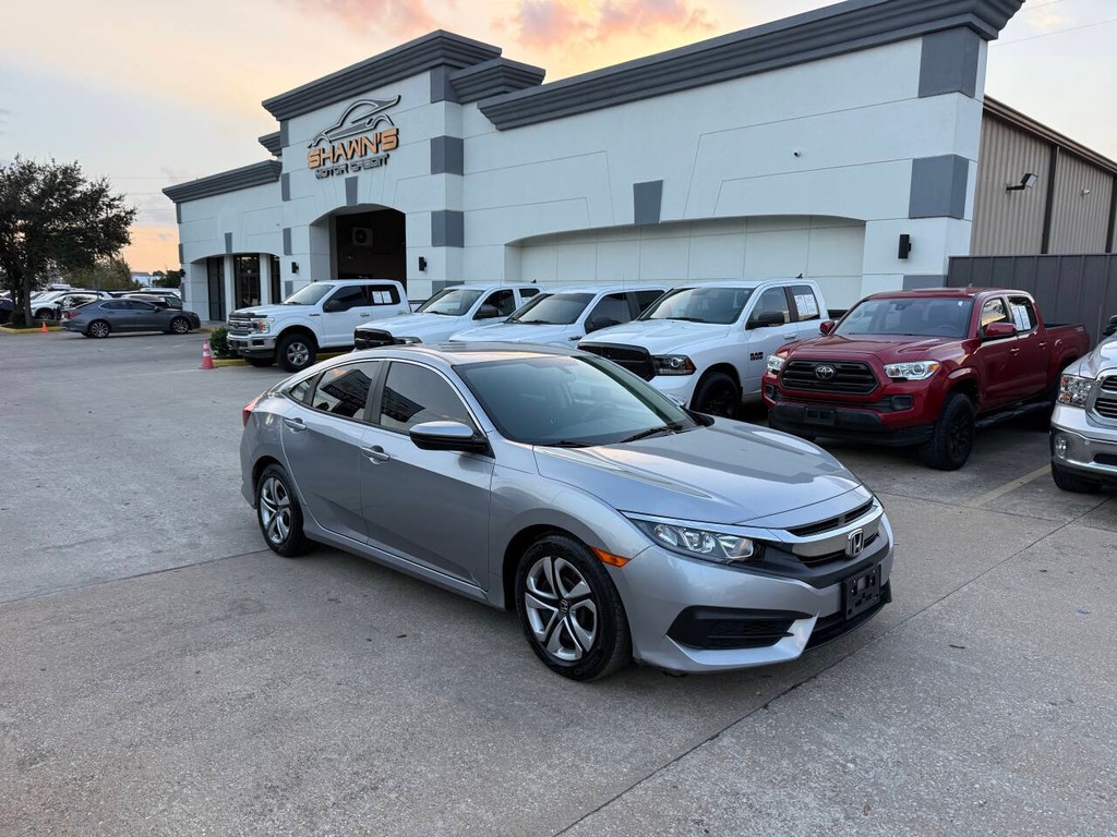 Honda Civic Sedan Vehicle Full-screen Gallery Image 02