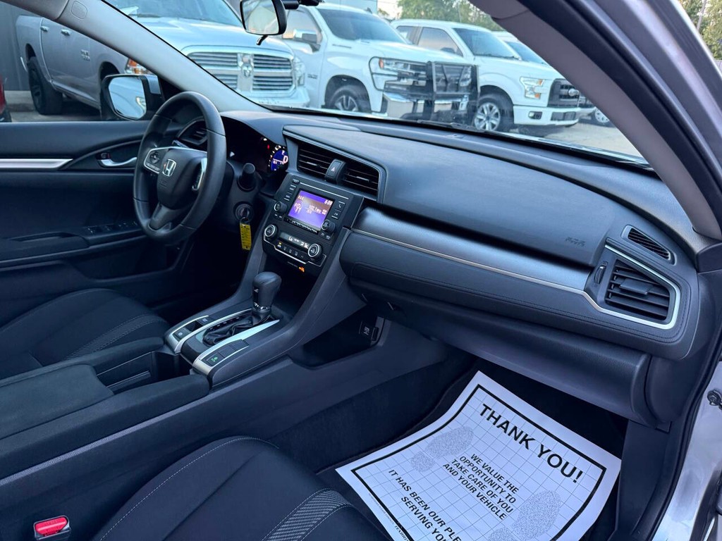 Honda Civic Sedan Vehicle Full-screen Gallery Image 09