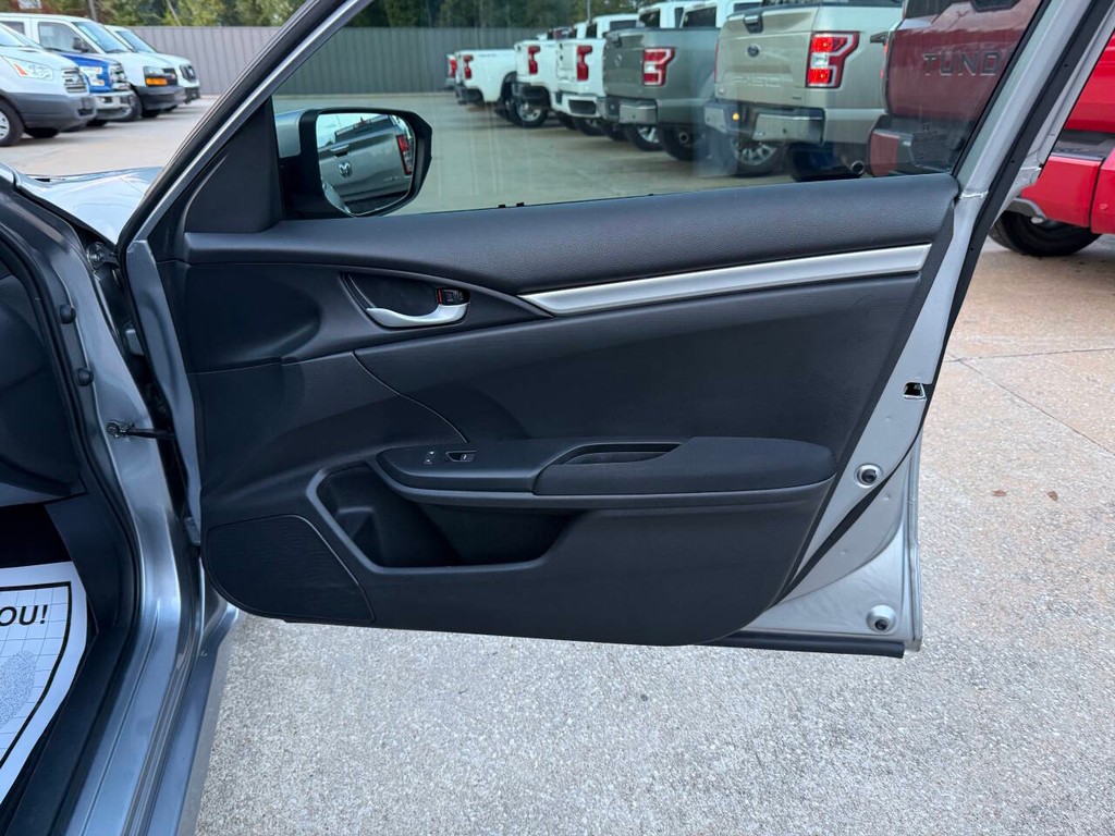 Honda Civic Sedan Vehicle Full-screen Gallery Image 11