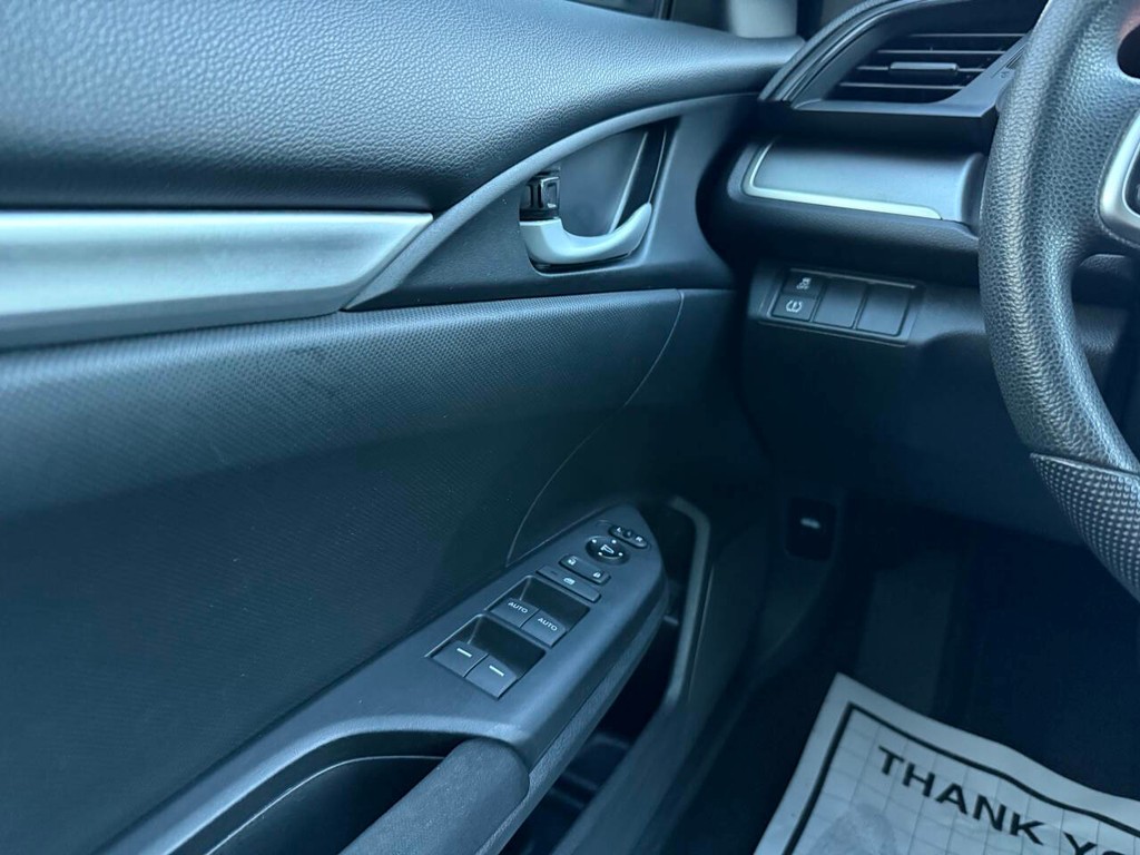 Honda Civic Sedan Vehicle Full-screen Gallery Image 29