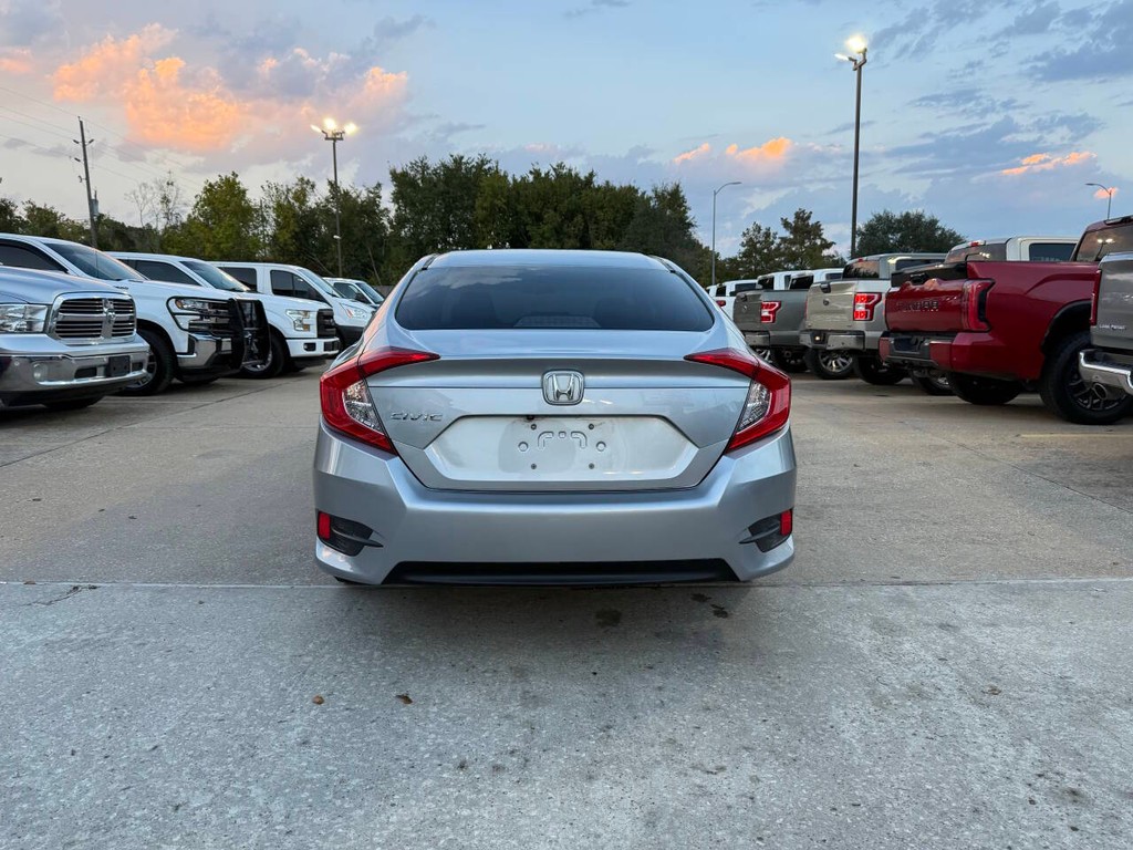 Honda Civic Sedan Vehicle Full-screen Gallery Image 35