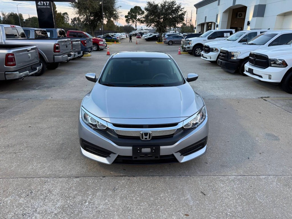 Honda Civic Sedan Vehicle Full-screen Gallery Image 36