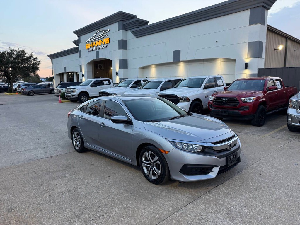 Honda Civic Sedan Vehicle Full-screen Gallery Image 38