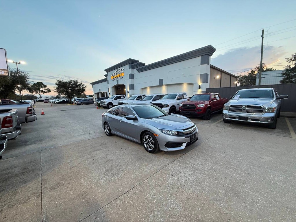 Honda Civic Sedan Vehicle Full-screen Gallery Image 40