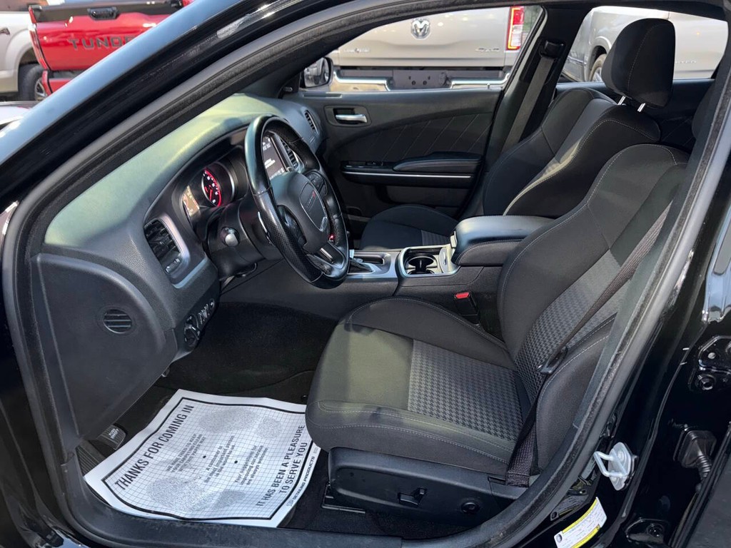 Dodge Charger Vehicle Full-screen Gallery Image 07