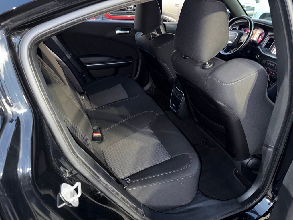 Dodge Charger Vehicle Full-screen Gallery Image 15