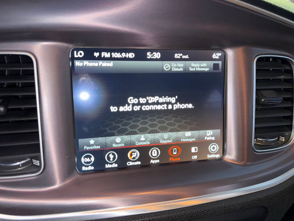 Dodge Charger Vehicle Full-screen Gallery Image 25