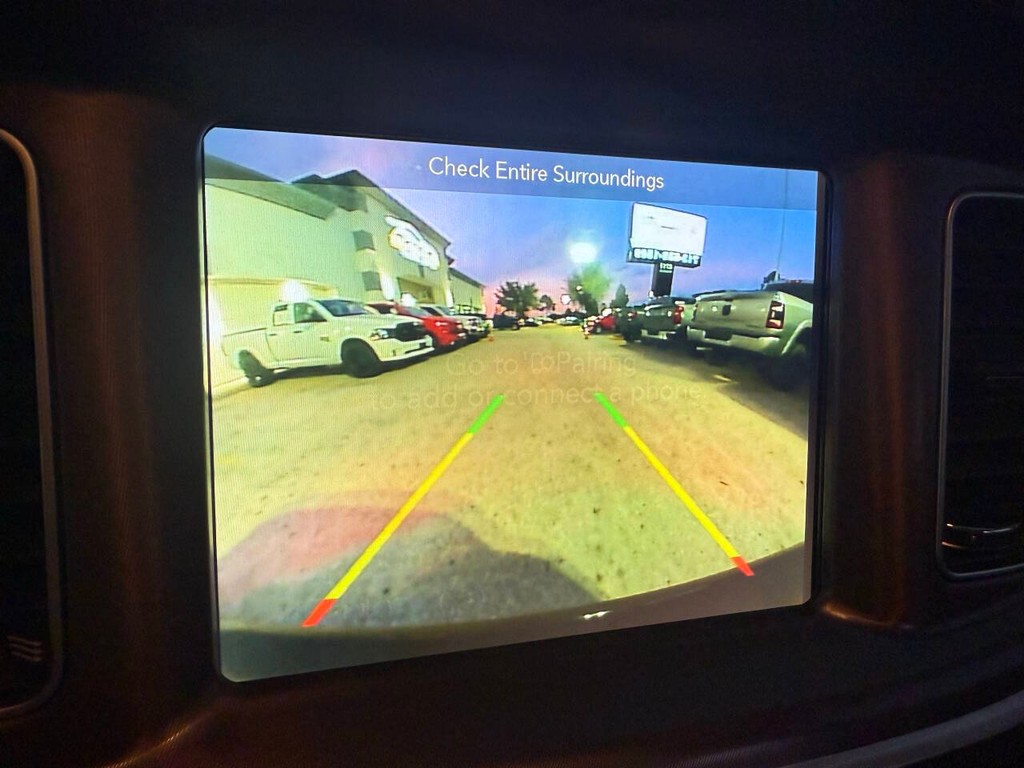 Dodge Charger Vehicle Full-screen Gallery Image 26