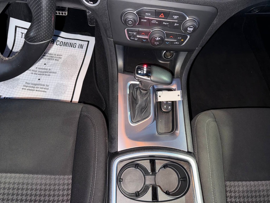 Dodge Charger Vehicle Full-screen Gallery Image 28