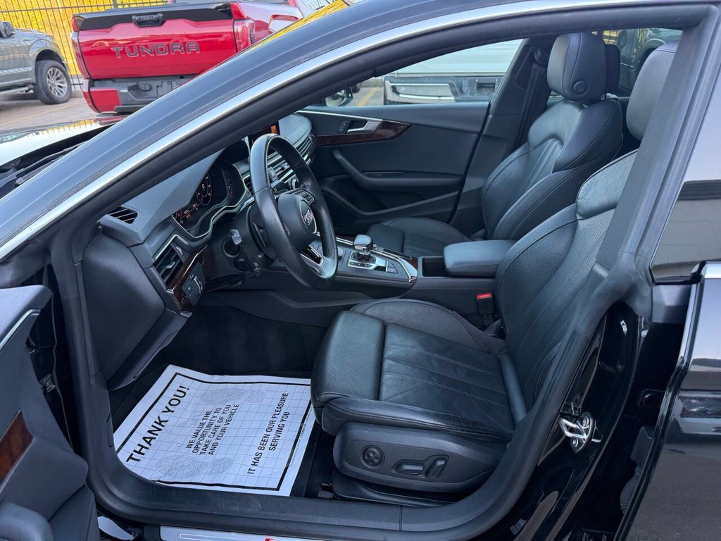 Audi A5 Sportback Vehicle Full-screen Gallery Image 07