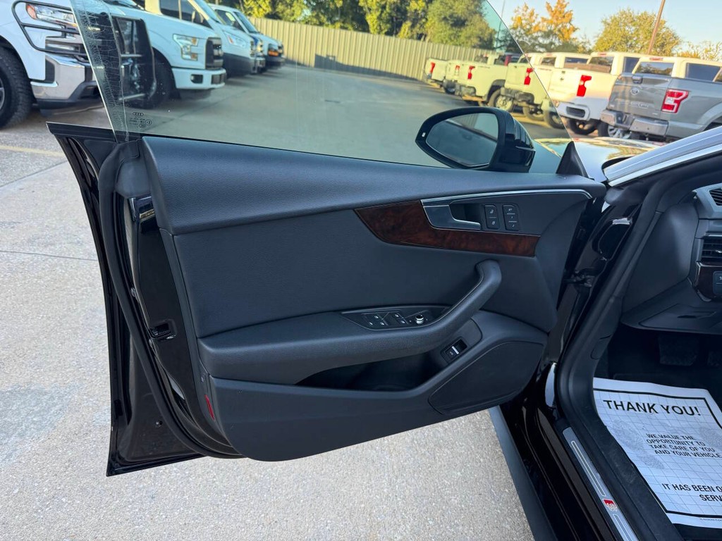 Audi A5 Sportback Vehicle Full-screen Gallery Image 08