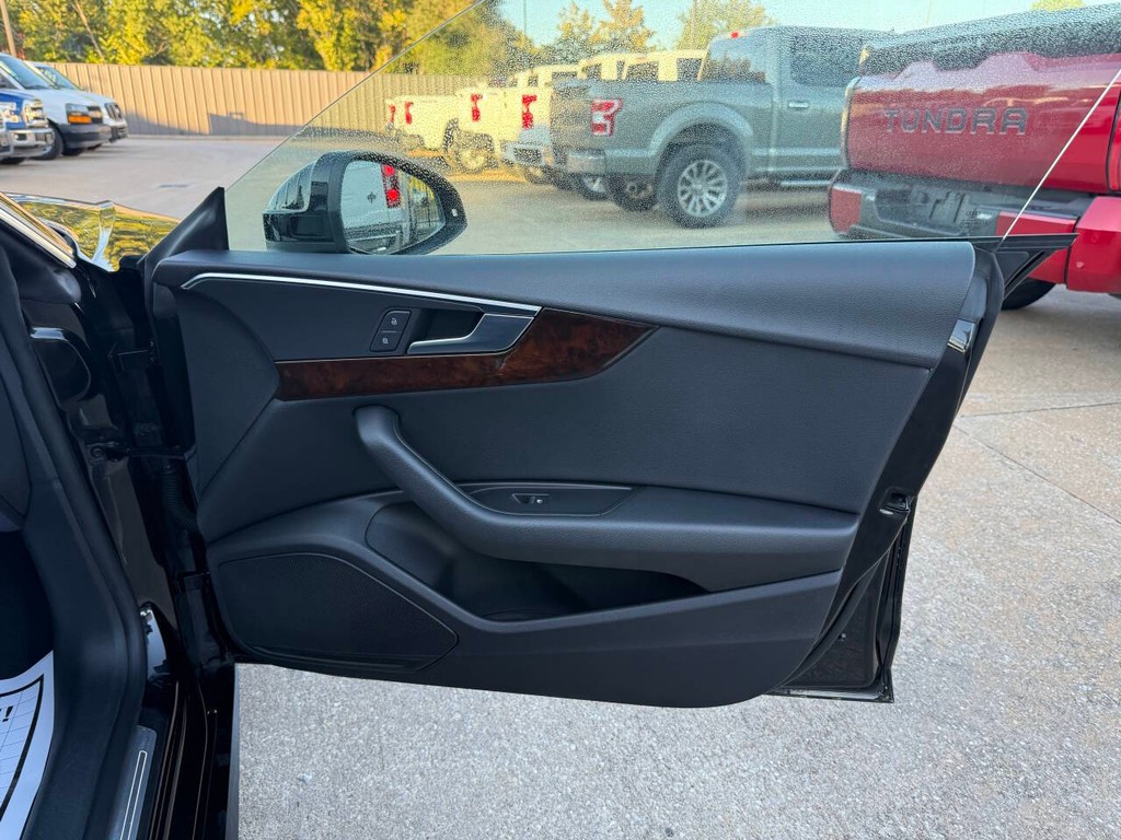 Audi A5 Sportback Vehicle Full-screen Gallery Image 11