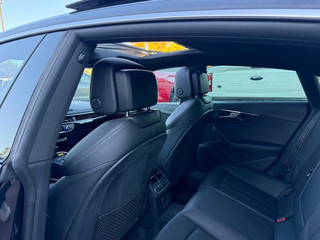 Audi A5 Sportback Vehicle Full-screen Gallery Image 12