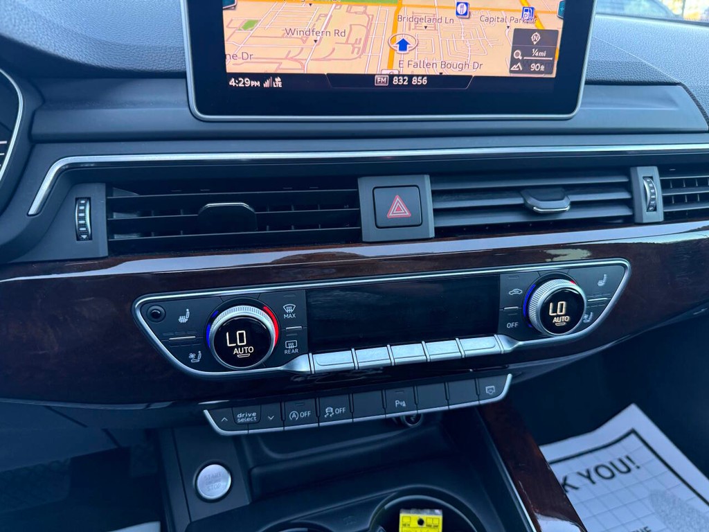 Audi A5 Sportback Vehicle Full-screen Gallery Image 27