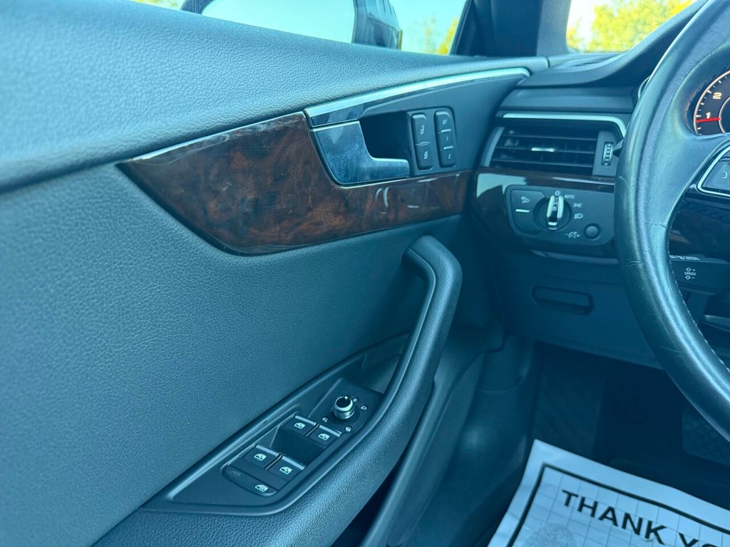 Audi A5 Sportback Vehicle Full-screen Gallery Image 32