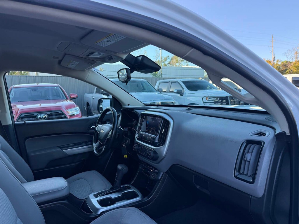 Chevrolet Colorado Vehicle Full-screen Gallery Image 09