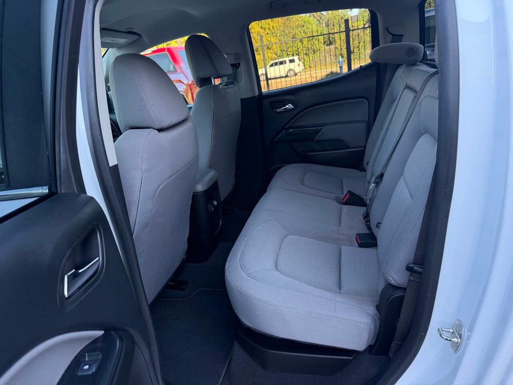 Chevrolet Colorado Vehicle Full-screen Gallery Image 13