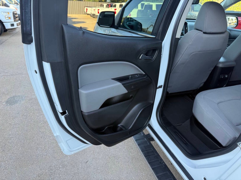 Chevrolet Colorado Vehicle Full-screen Gallery Image 14